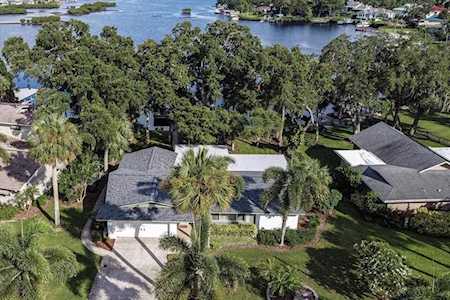 912 Bayshore Dr Tarpon Springs, FL 34689