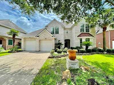 6023 Stratford Gardens Dr Sugar Land, TX 77479