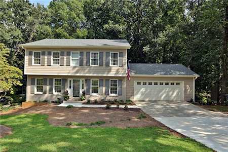 140 Spring Ridge Ct Roswell, GA 30076