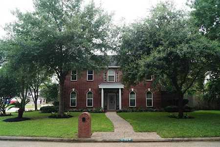 11703 Fawnview Dr Houston, TX 77070