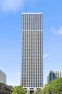 1030 N State St #17K Chicago, IL 60610