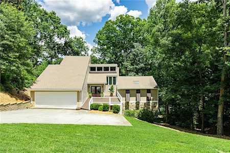 7325 Chattahoochee Bluff Dr Sandy Springs, GA 30350