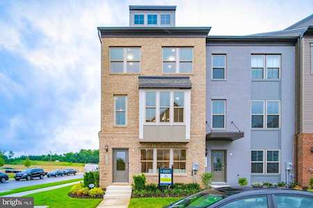 22 Capital Ct Upper Marlboro, MD 20774