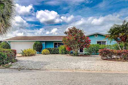 10407 Sandpiper Rd W Bradenton, FL 34209