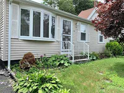 125 Blanding Ave East Providence, RI 02914