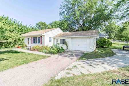 304 E Conifer St Brandon, SD 57005