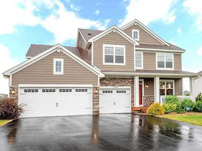1330 Shadow Creek Curve Eagan, MN 55123