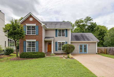 5228 Village Trce Nashville, TN 37211