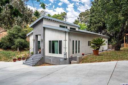 10219 Sunland Blvd Sunland, CA 91040