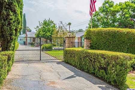 9804 Helen Ave Shadow Hills, CA 91040