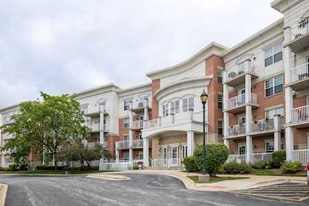 601 W Rand Rd #111 Arlington Heights, IL 60004