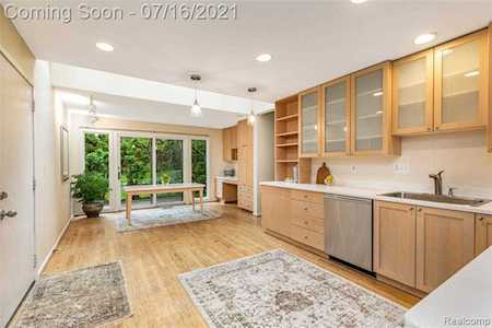 3745 Glazier Way #Unit 4 Ann Arbor, MI 48105