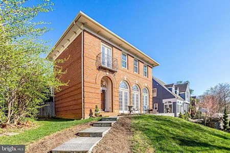 1827 Highland St Arlington, VA 22201