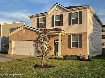 5045 Tealwood Dr Shelbyville, KY 40065