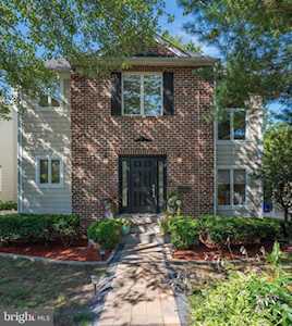 4710 Old Dominion Dr Arlington, VA 22207