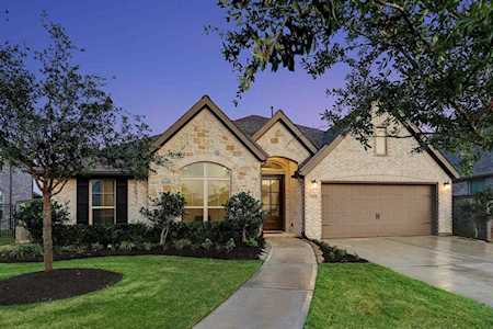 2411 Magnolia Bloom Ct Fulshear, TX 77423