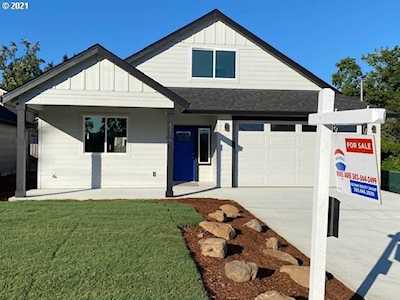 1189 Columbia Ave Gladstone, OR 97027