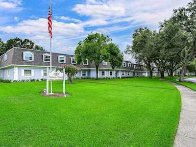 1719 Belleair Forest Dr #D Belleair, FL 33756