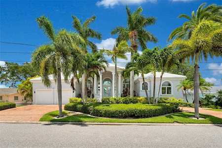 201 Bayside Dr Clearwater, FL 33767