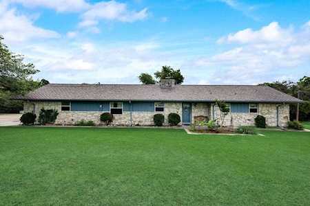 4259 Starlight Drive N Benbrook, TX 76126