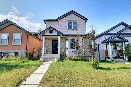 120 Saddlemont Manor NE Calgary, AB T3J 4Z4