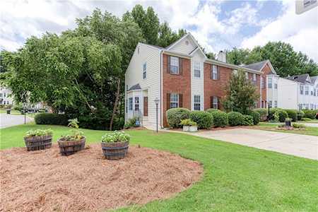 4416 Thorngate Ln Acworth, GA 30101