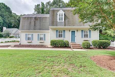 245 Park Bridge Ln Roswell, GA 30075