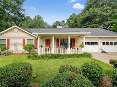 5338 Memorial Ln Powder Springs, GA 30127