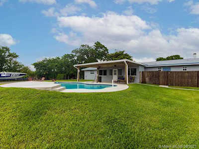 17611 SW 66 Street Southwest Ranches, FL 33331