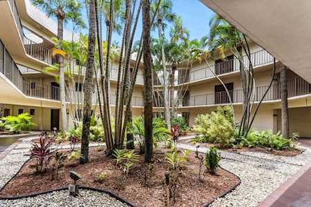 5190 Las Verdes 205 Circle #205 Delray Beach, FL 33484