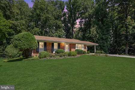 1716 Pine Valley Dr Vienna, VA 22182