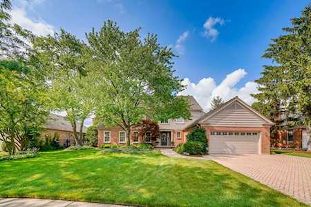 2357 Iroquois Dr Glenview, IL 60026