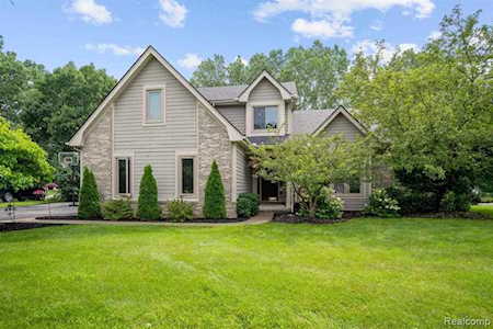 9085 Sea Breeze Hamburg Twp, MI 48169