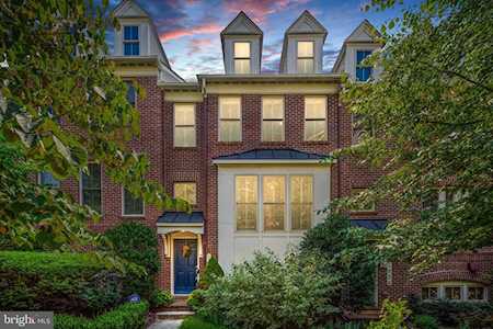 2654 Kenmore Ct Arlington, VA 22206