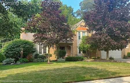 45760 White Pines Dr Novi, MI 48374