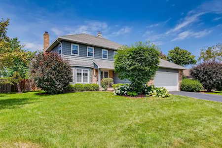 1620 E Canterbury Dr Arlington Heights, IL 60004