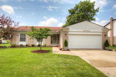 16763 Golfview St Livonia, MI 48154