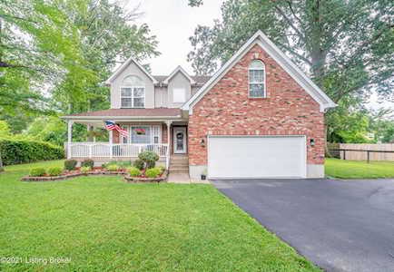 7000 Ridge Farm Ct Louisville, KY 40291