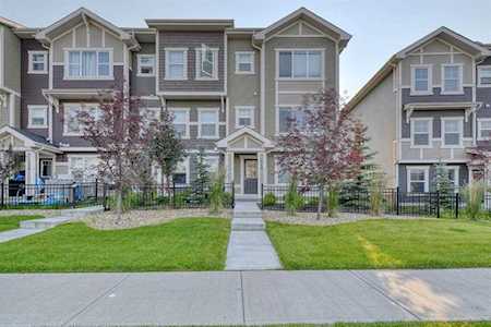 148 Sundown Rd Cochrane, AB T4C 2M5