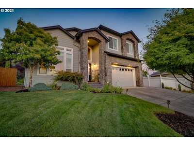 1193 E Ennis Ct La Center, WA 98629