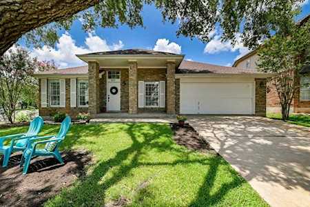 6101 Skahan LN Austin, TX 78739