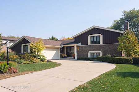 3203 N Volz Dr W Arlington Heights, IL 60004