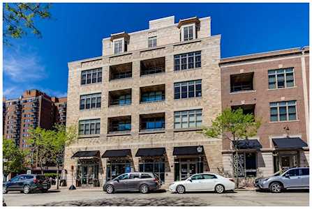 10 S Dunton Ave #204 Arlington Heights, IL 60005