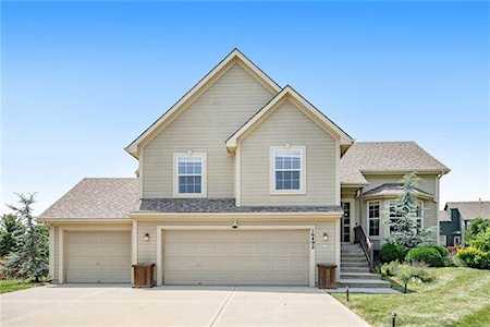 16492 S Lawson St Olathe, KS 66062