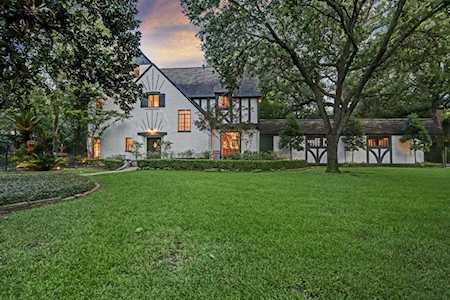 2105 Brentwood Dr Houston, TX 77019