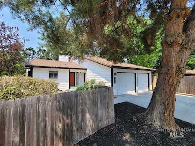 5808 W Battlement Ct Boise, ID 83703