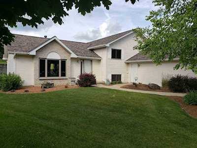 120 Sanctuary Ct Johnson Creek, WI 53038-9664