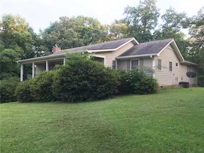 5833 Little Mountain Dr Ellenwood, GA 30294