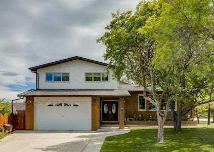 499 Berkley Crescent NW Calgary, AB T3K 1A9