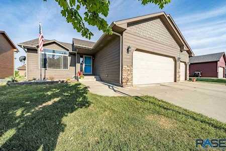 317 Macey Ave Harrisburg, SD 57032